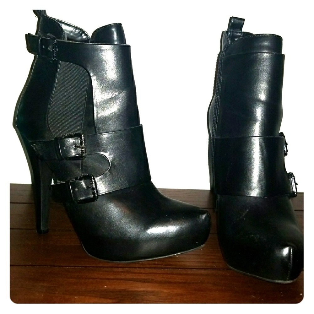 GUESS heels